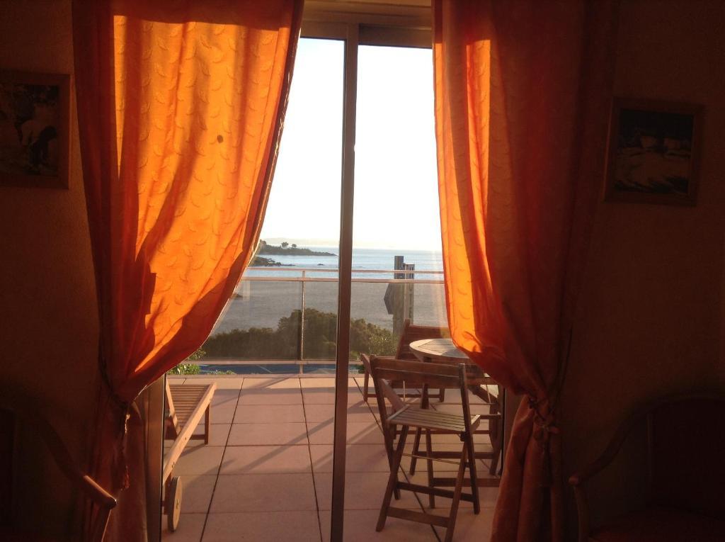 Hotel La Caravelle Fréjus Esterno foto
