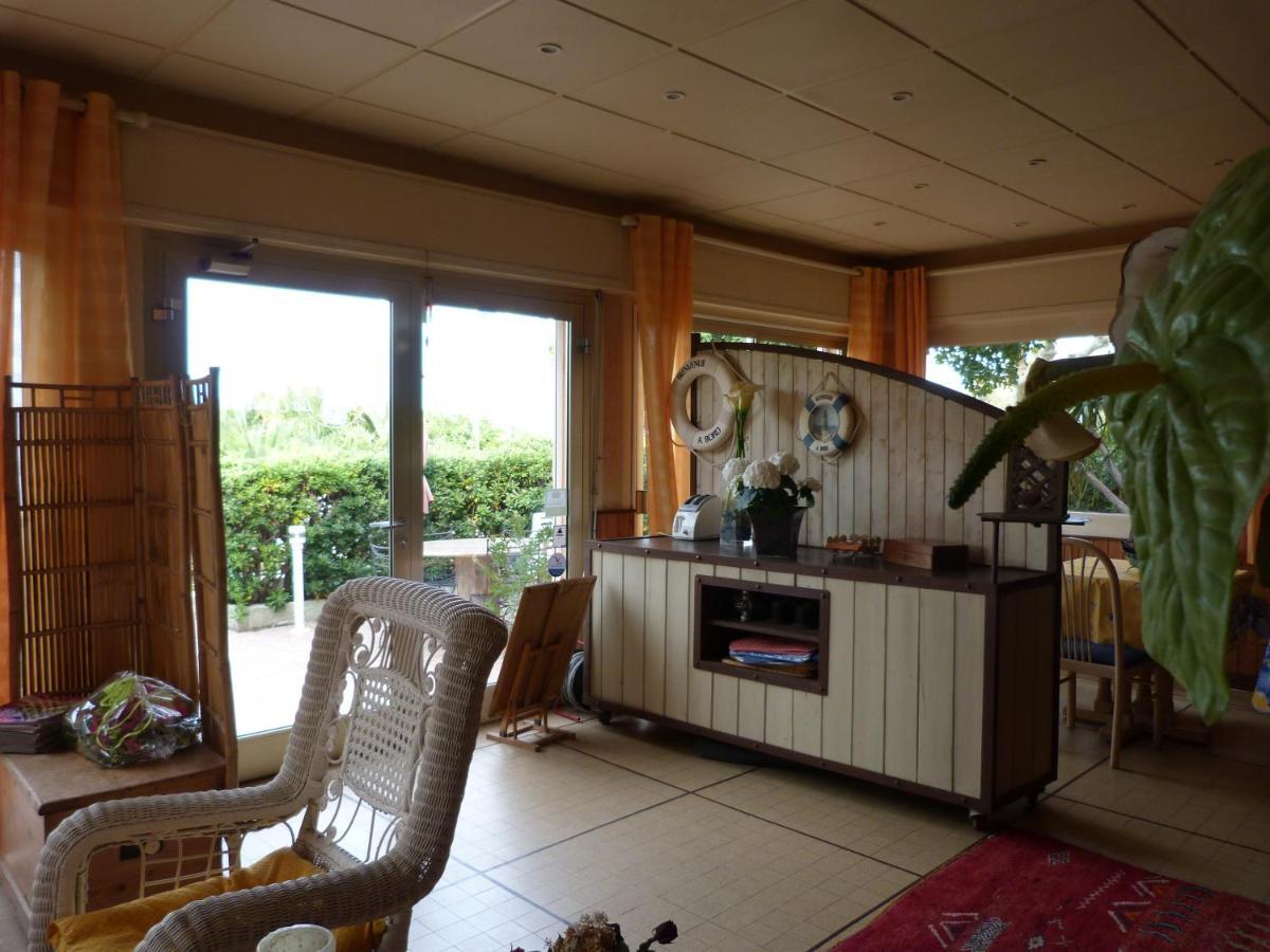 Hotel La Caravelle Fréjus Esterno foto