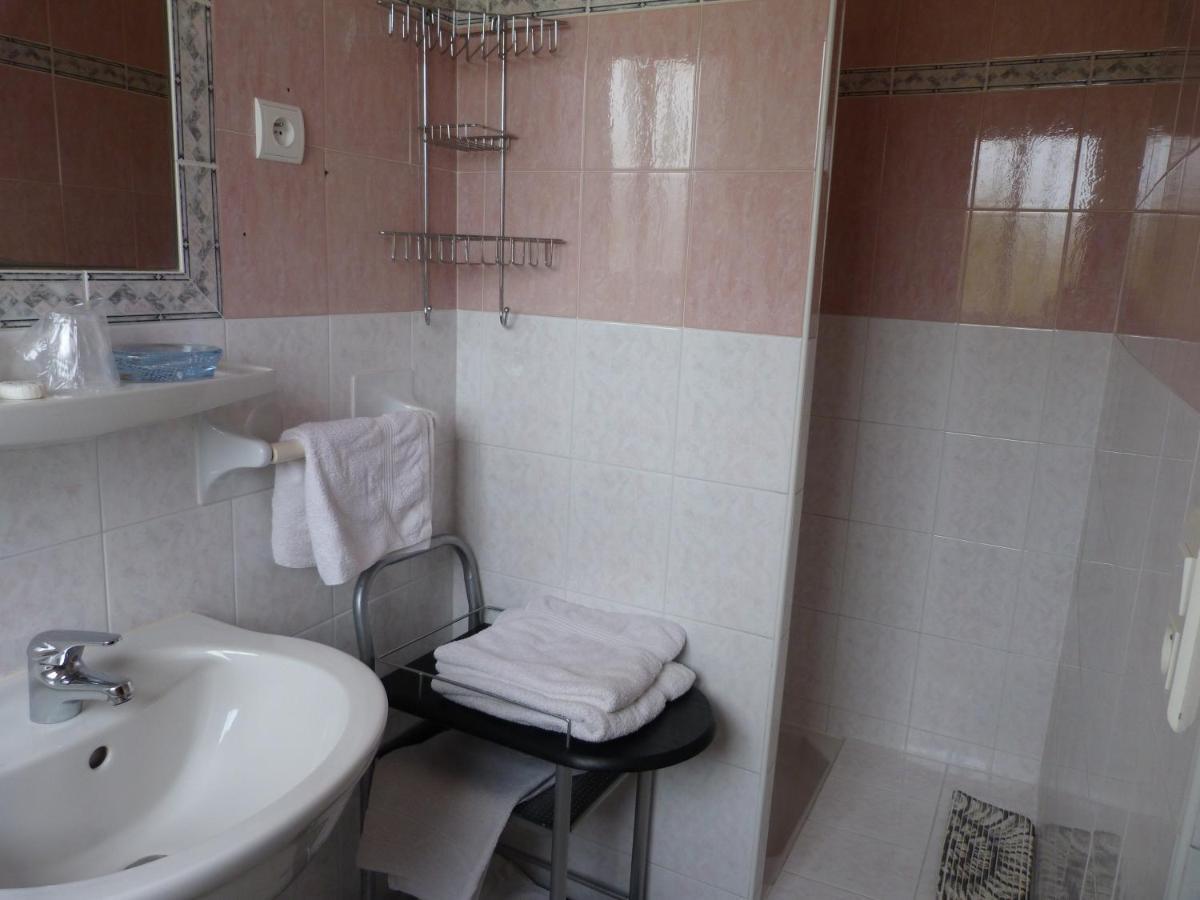 Hotel La Caravelle Fréjus Esterno foto